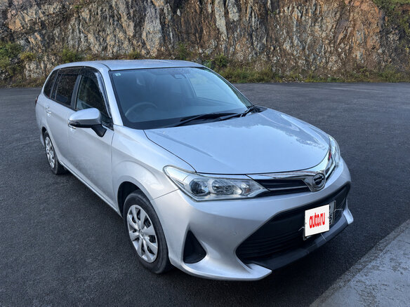 2021 Toyota Corolla Fielder XI (E160, E170) Рестайлинг 2, серебристый, 1550000 рублей - вид 1