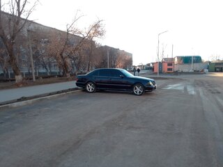 2000 Mercedes-Benz E-Класс 280 II (W210, S210) Рестайлинг, синий, 870000 рублей, вид 4