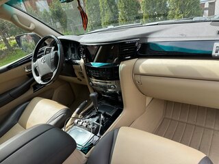 2008 Lexus LX 570 III, чёрный, 4950000 рублей, вид 3