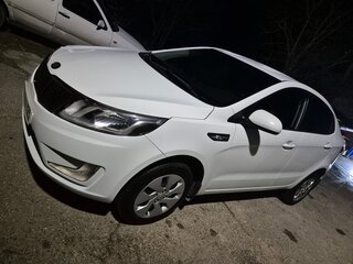 2013 Kia Rio 4-speed III, белый, 1250000 рублей, вид 1