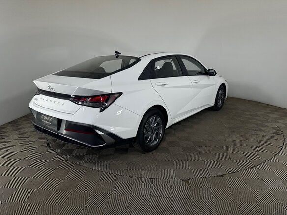 2024 Hyundai Elantra N Line VII (CN7) Рестайлинг, белый, 2310000 рублей - вид 5