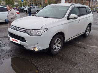2013 Mitsubishi Outlander III, белый, 1500000 рублей, вид 1