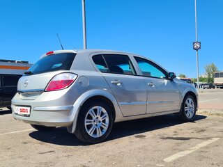 2005 Opel Astra H, серебристый, 430000 рублей, вид 1