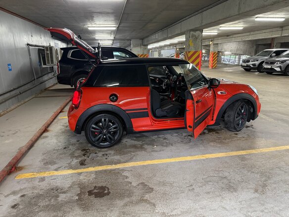 2020 Mini Hatch JCW III (F55/F56) Рестайлинг, оранжевый, 3100000 рублей - вид 4
