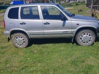 2005 Chevrolet Niva I, серебристый, 230000 рублей, вид 3