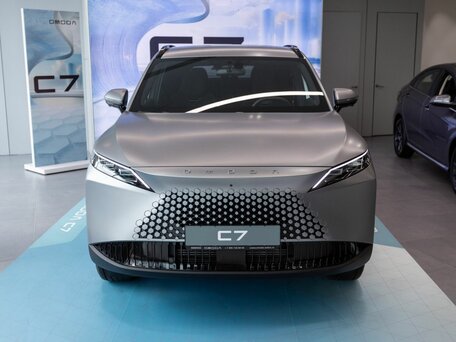2026 Omoda C7, серебристый, 3377940 рублей, вид 3