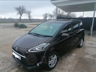 2017 Toyota Sienta II, коричневый, 1670000 рублей, вид 1