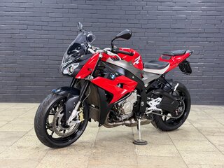 2015 BMW S 1000 R, красный, 935000 рублей, вид 1