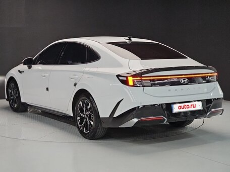 2023 Hyundai Sonata VIII (DN8) Рестайлинг, белый, 2700000 рублей, вид 4