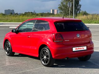 2010 Volkswagen Polo V, красный, 670000 рублей, вид 3