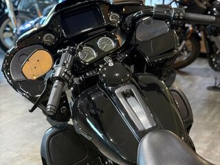 2024 Harley-Davidson Road Glide Limited, чёрный, 3200000 рублей, вид 2