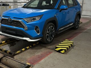 2019 Toyota RAV4 V (XA50), синий, 4000000 рублей, вид 1