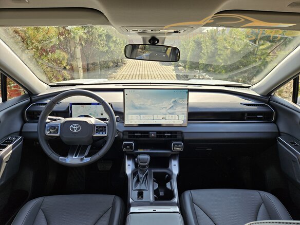 2026 Toyota RAV4 VI (XA60), белый, 4450000 рублей - вид 16