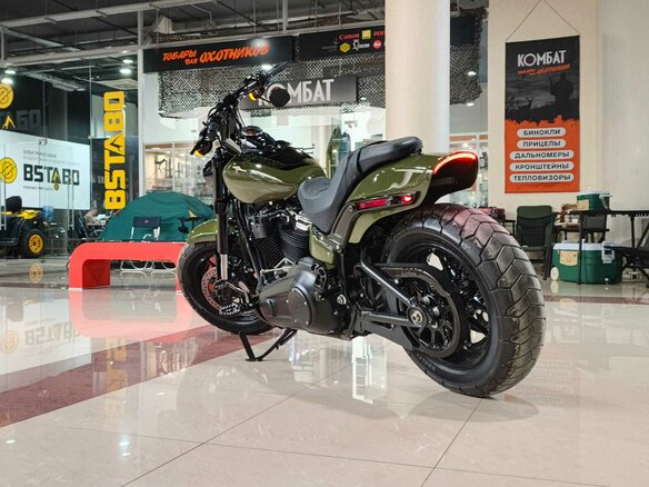 2022 Harley-Davidson Fat Bob, зелёный - вид 2
