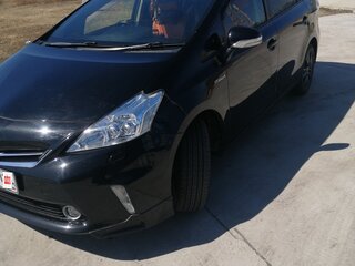 2013 Toyota Prius Alpha I (ZVW40/41), чёрный, 950000 рублей, вид 3