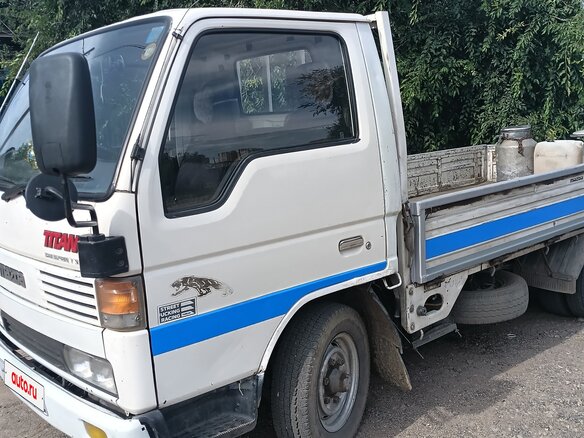 1994 Mazda Titan, белый, 980000 рублей - вид 2
