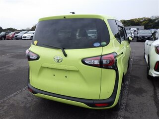 2020 Toyota Sienta II Рестайлинг, жёлтый, 1750000 рублей, вид 4
