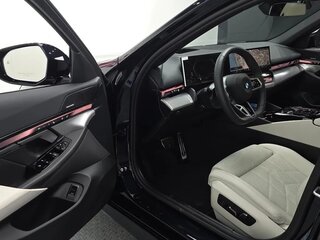 2026 BMW 5 серии 523d xDrive VIII (G60/G61/G68), синий, 8090000 рублей, вид 5