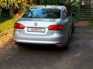 2013 Volkswagen Jetta VI, серебристый, 800000 рублей, вид 3