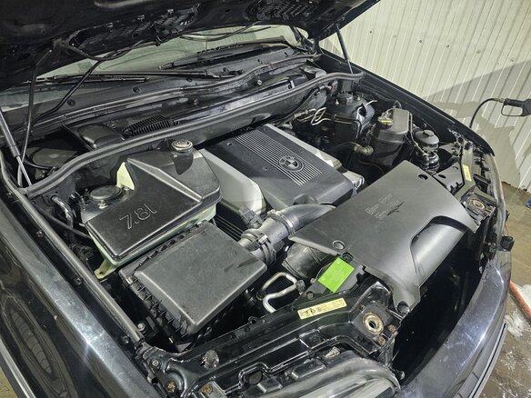 2001 BMW X5 4.4i I (E53), чёрный, 1700000 рублей - вид 8