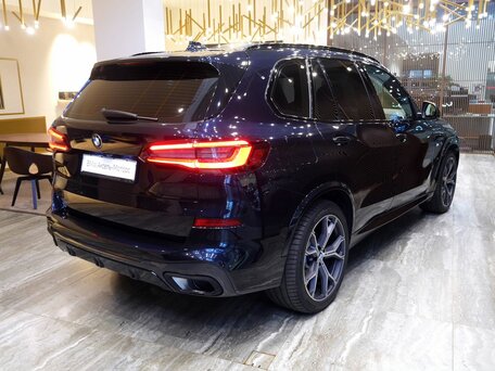 2022 BMW X5 30d IV (G05/G18), синий, 7706000 рублей, вид 4