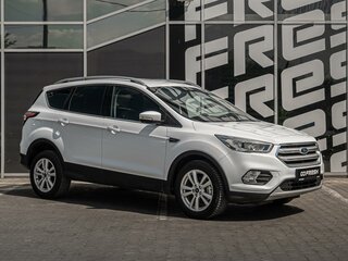 2018 Ford Kuga II Рестайлинг, белый, 1720000 рублей, вид 1