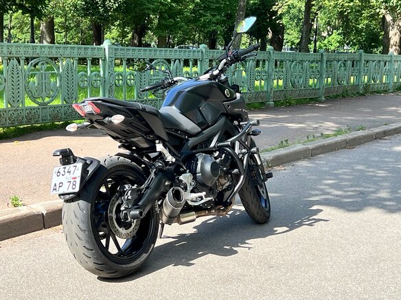 2017 Yamaha MT-09 (FZ-09), чёрный, 800000 рублей - вид 7