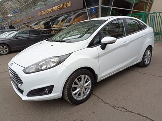 2016 Ford Fiesta Mk6 Рестайлинг, белый, 1300000 рублей, вид 1