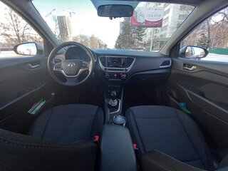 2018 Hyundai Solaris II, серебристый, 1250000 рублей, вид 4