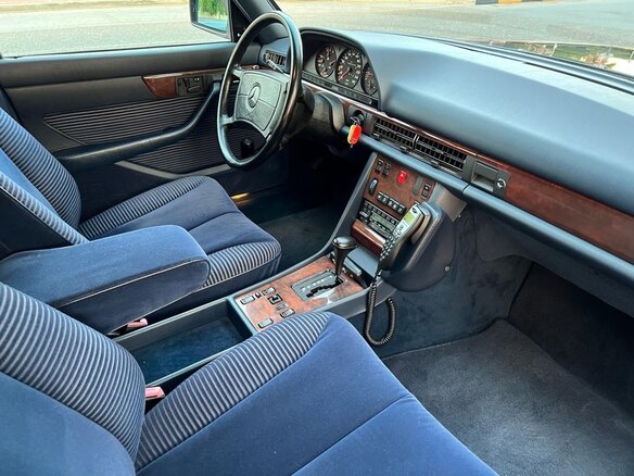 1989 Mercedes-Benz S-Класс 560 II (W126) Рестайлинг, синий, 7000000 рублей - вид 16