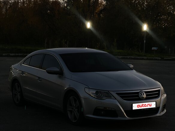 2008 Volkswagen Passat CC I, серебристый - вид 1