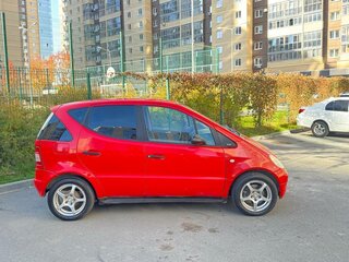 1998 Mercedes-Benz A-Класс 160 I (W168), красный, 250000 рублей, вид 2