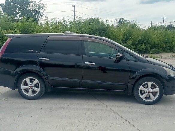 2006 Mitsubishi Grandis I, чёрный, 970000 рублей - вид 2