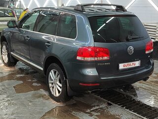 2004 Volkswagen Touareg I, серый, 1600000 рублей, вид 1