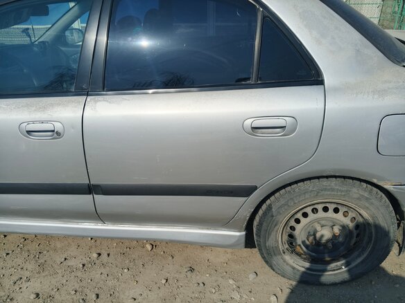 2001 Mitsubishi Carisma I Рестайлинг, серебристый, 250000 рублей - вид 16