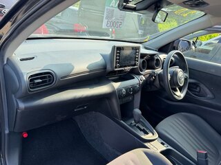 2022 Toyota Yaris Cross I, чёрный, 1269999 рублей, вид 5