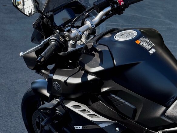 2020 Yamaha MT-10, чёрный, 1500000 рублей - вид 40