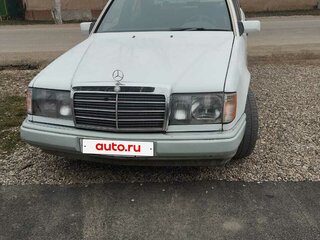 1992 Mercedes-Benz E-Класс 220 I (W124), белый, 370000 рублей, вид 2