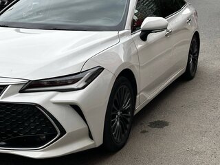 2022 Toyota Avalon V, белый, 3500000 рублей, вид 1