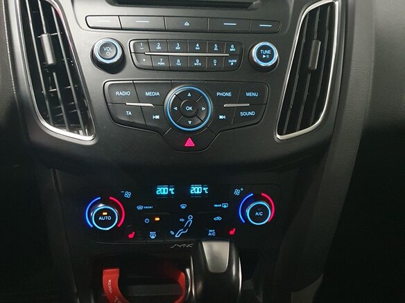 2018 Ford Focus III Рестайлинг, белый, 1200000 рублей - вид 9