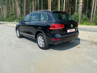 2011 Volkswagen Touareg II, чёрный, 1650000 рублей, вид 3