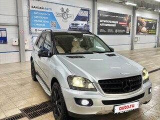 2008 Mercedes-Benz M-Класс 350 II (W164) Рестайлинг, серебристый, 1300000 рублей, вид 3