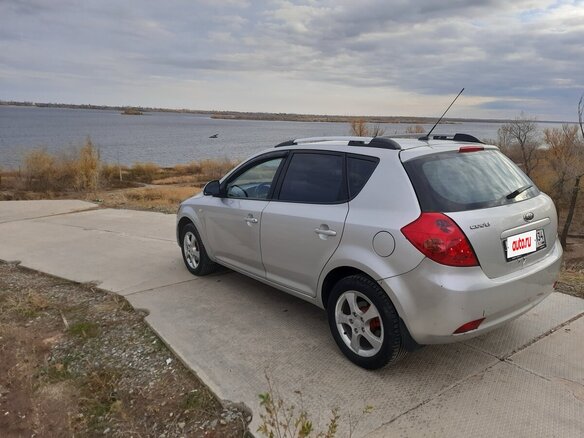 2007 Kia Ceed I, серебристый, 650000 рублей - вид 3