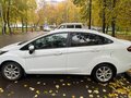 2015 Ford Fiesta Mk6 Рестайлинг, белый, 850000 рублей - вид 6