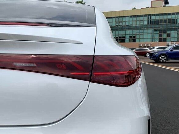 2023 Mercedes-Benz EQE 350+, белый - вид 16