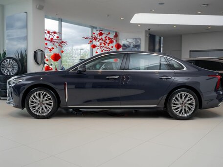 2024 Hongqi H5 II, коричневый, 5050000 рублей, вид 2