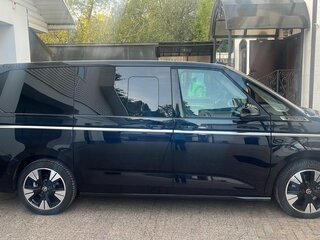 2023 Volkswagen Multivan T7, чёрный, 10750000 рублей, вид 4