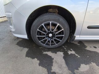 2011 Peugeot 308 I, серебристый, 650000 рублей, вид 5