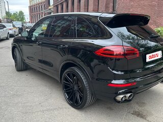 2015 Porsche Cayenne S II Рестайлинг (958), чёрный, 3999999 рублей, вид 2