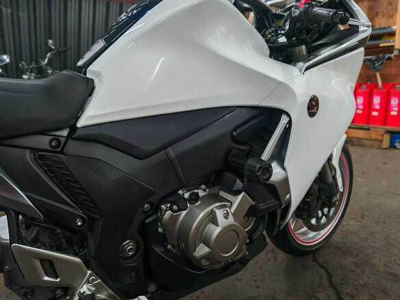 2012 Honda VFR 1200, белый, 860000 рублей - вид 14
